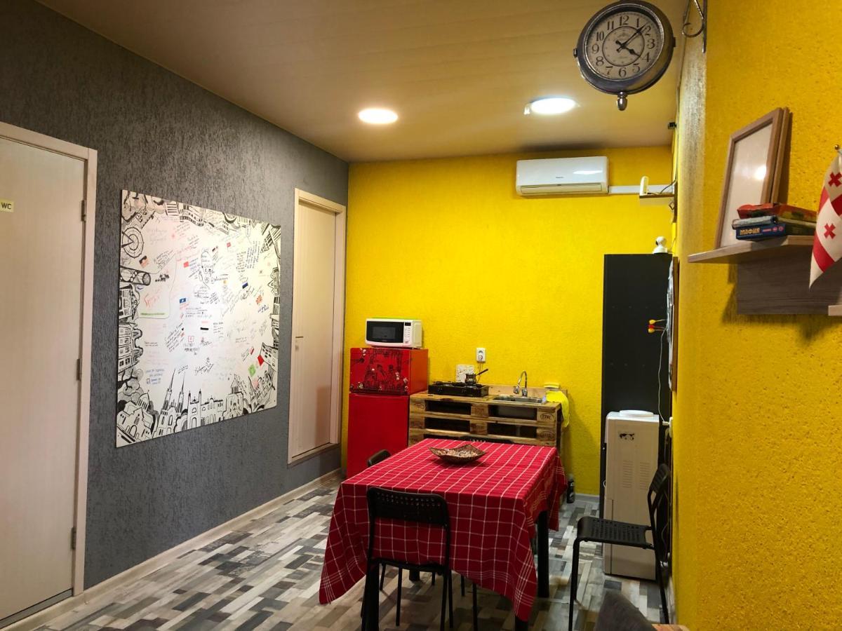 Suncity Hostel Batumi Luaran gambar